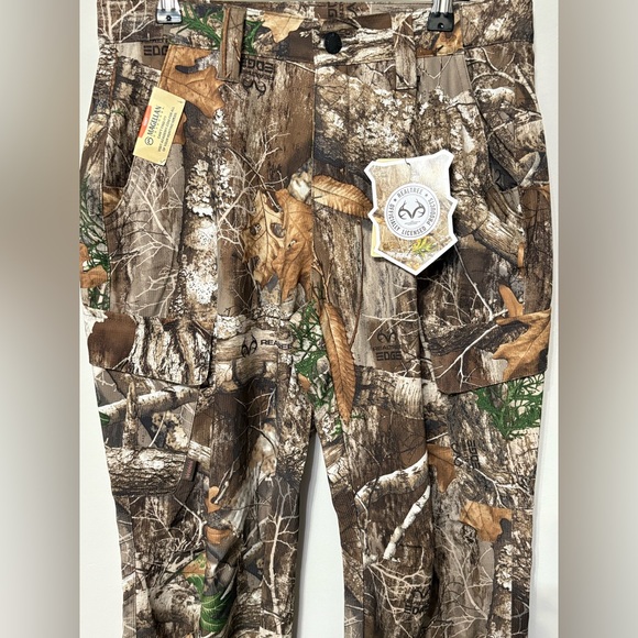 Realtree Women's Camouflage Hunting Pants - Picture 2 of 8